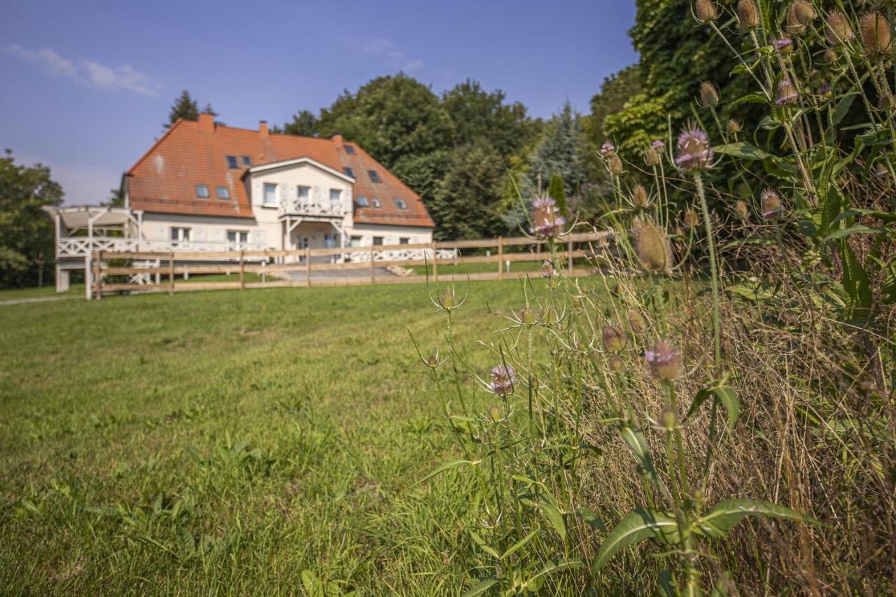 Ruhig Und Idyllische Lage, Strandnah, Gratis Nutzung Vom Ahoi Erlebnisbad Und Sauna In Sellin - Gutshaus Silvitz Fewo 03 Διαμέρισμα Bergen Auf Rugen Εξωτερικό φωτογραφία