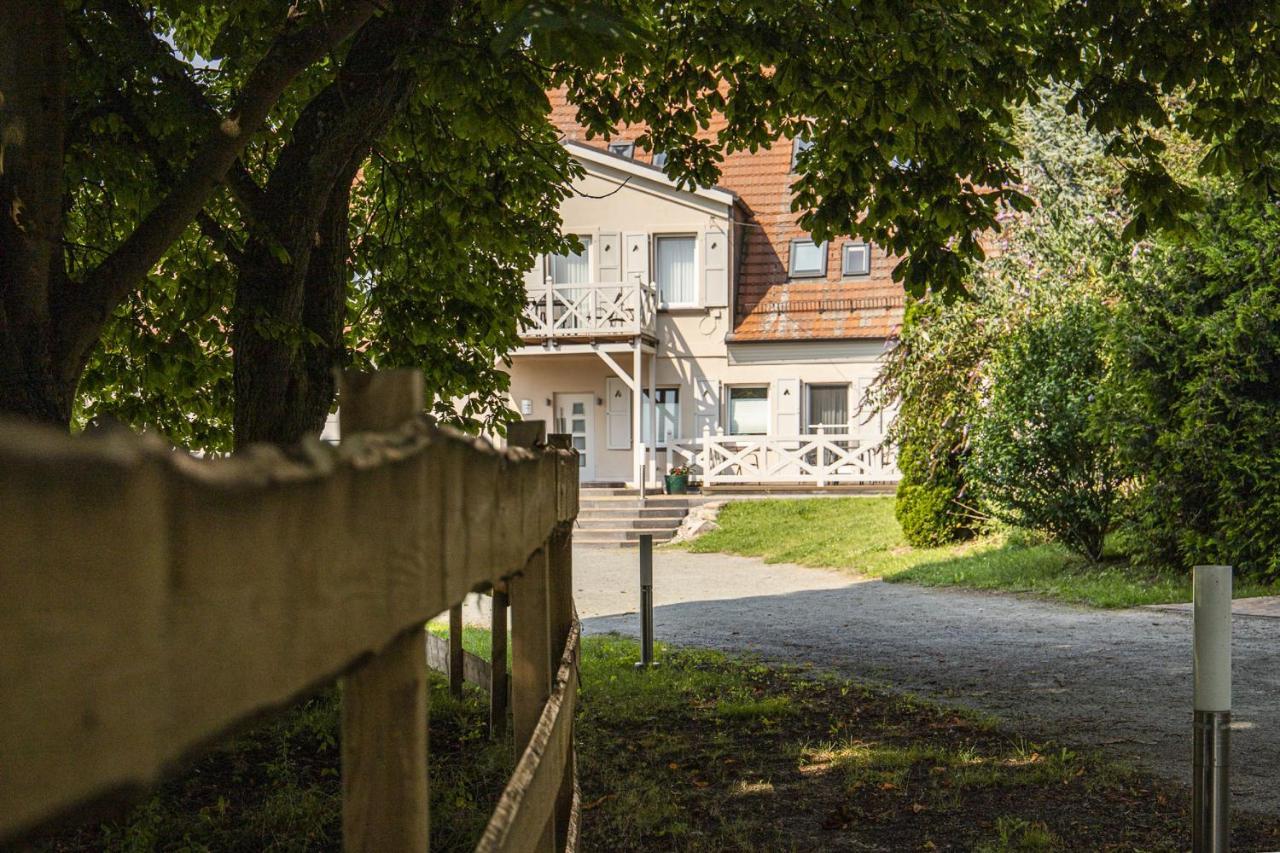 Ruhig Und Idyllische Lage, Strandnah, Gratis Nutzung Vom Ahoi Erlebnisbad Und Sauna In Sellin - Gutshaus Silvitz Fewo 03 Διαμέρισμα Bergen Auf Rugen Εξωτερικό φωτογραφία